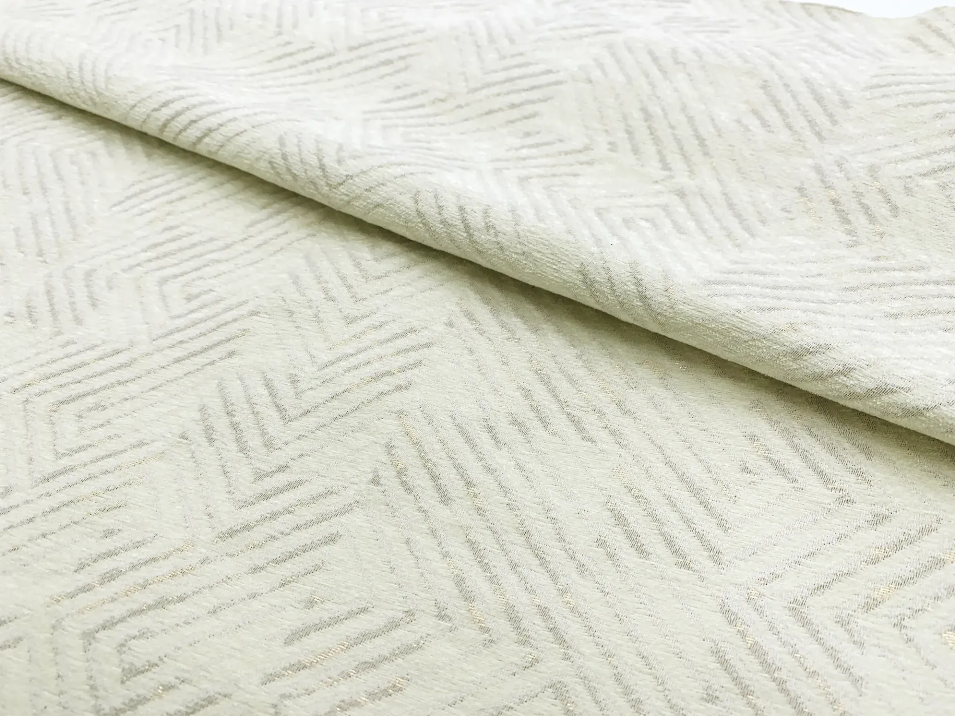 moke004 (ivory)