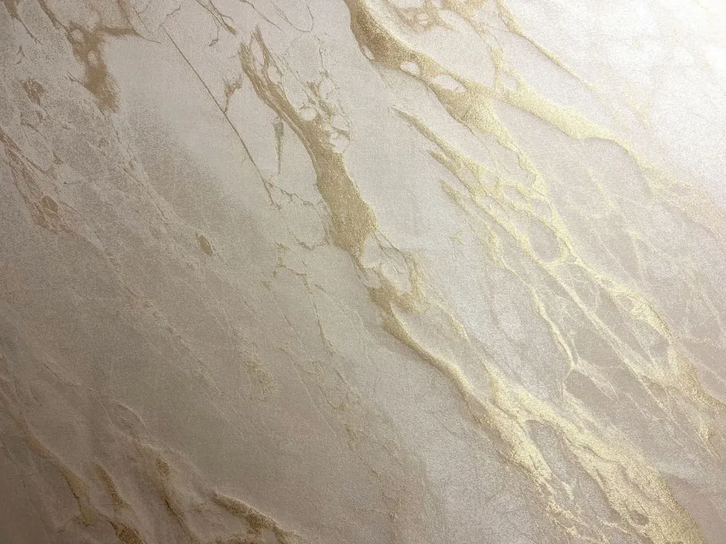 YUI023 (white & gold)